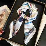 Lenço Versátil Feminino Luxo em Seda com Design Elegante