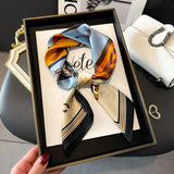 Lenço Versátil Feminino Luxo em Seda com Design Elegante