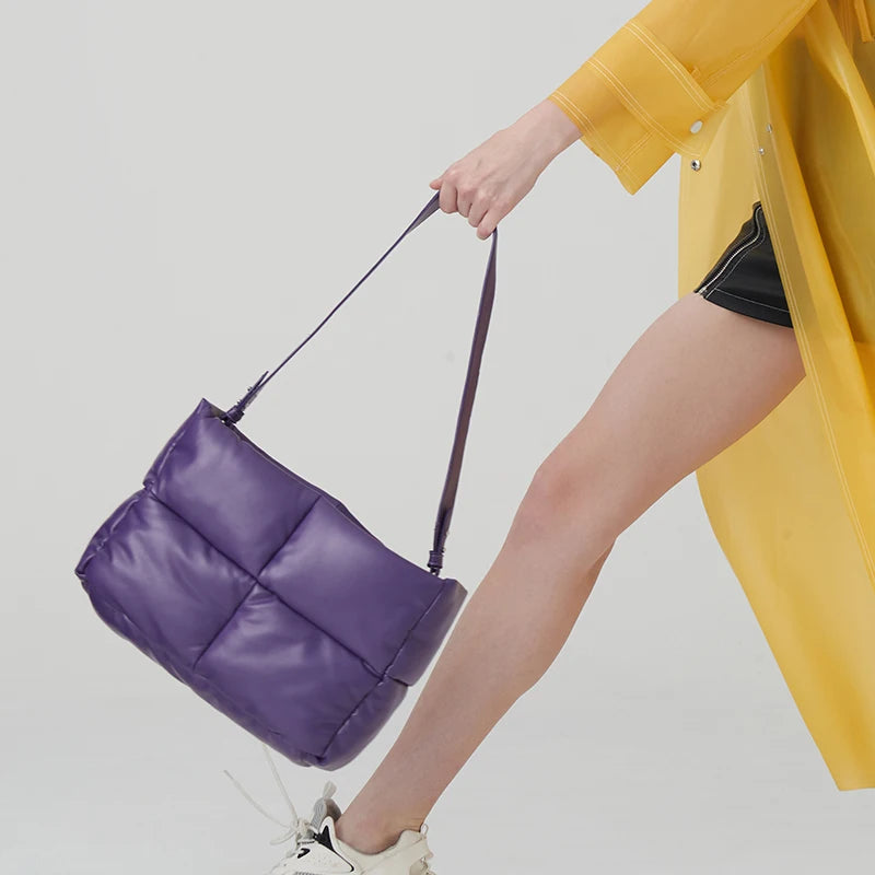 Sacola de couro acolchoada para mulheres, bolsas acolchoadas, luxuosas bolsas de ombro PU macias, bolsa de inverno de algodão, moda designer, grande, 2024